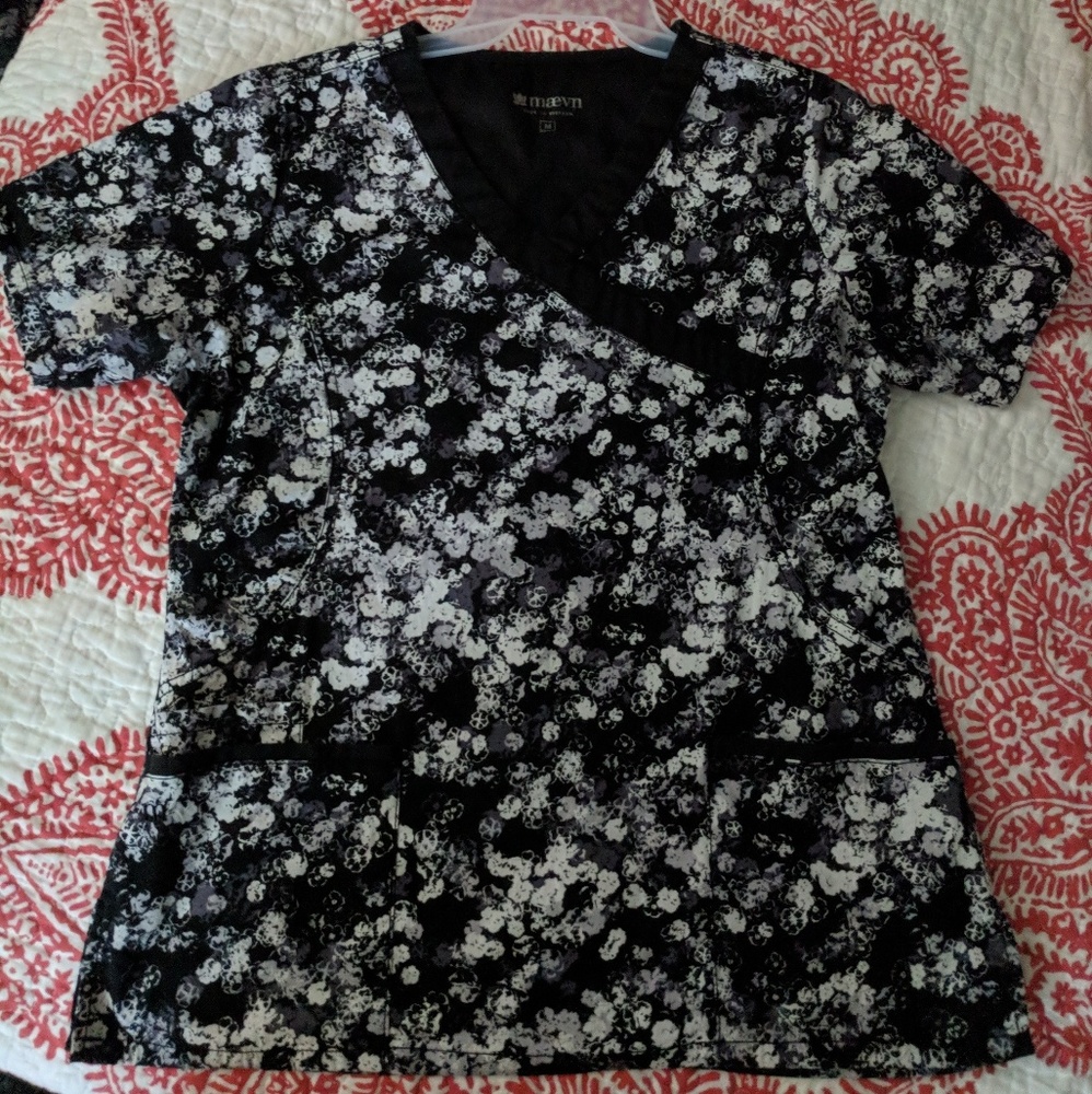 Maevn scrub top